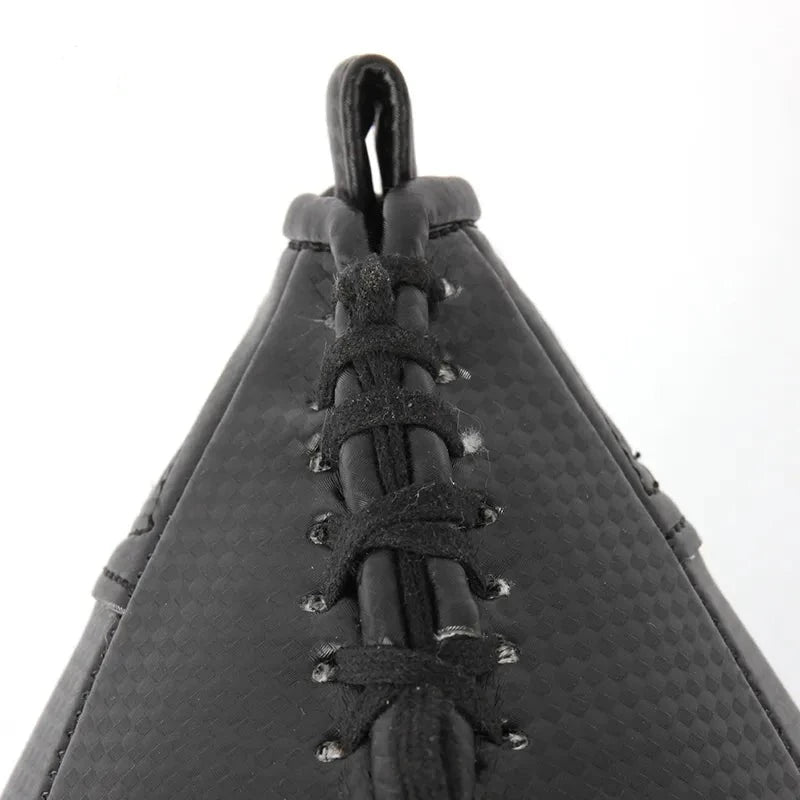gros plan couture du Speed Bag Suspendu